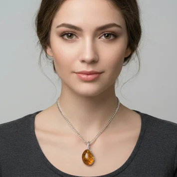 zawieszka srebrna z bursztynem – elegancja zaklęta w kropli światła